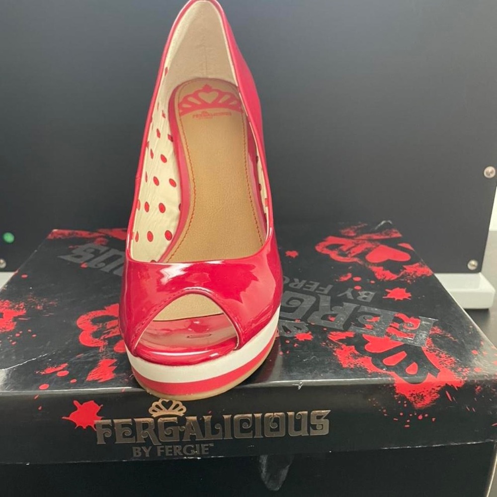 Red Wedges - Picture 2 of 3